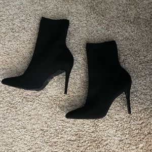Fashion nova booties size 10